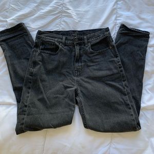 American Eagle black mom jean size 2 small